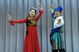 昨年のオープニング・ウズベキスタンの踊り
