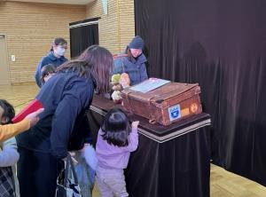 �I����A�l�`�⏬����������Ă��炢�܂���