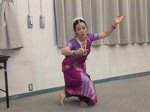本格的なインド舞踊
